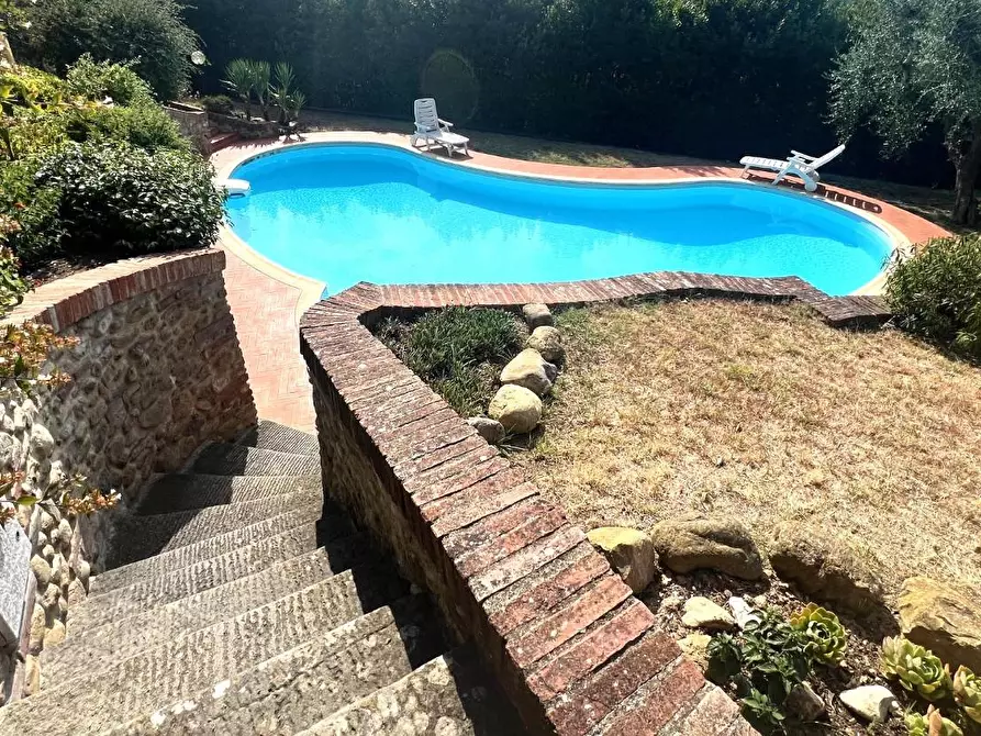 Immagine 5 di Villa in vendita  a Montelupo Fiorentino