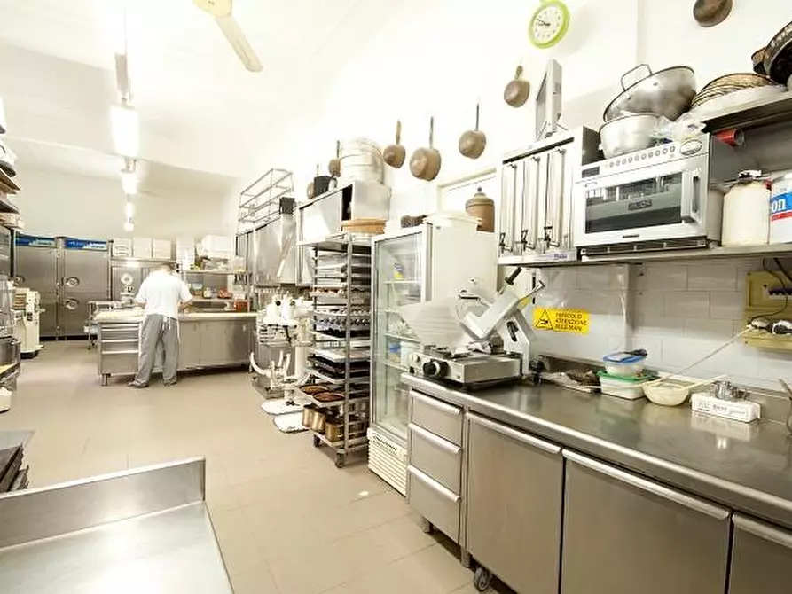 Immagine 15 di Bar / Ristorante in vendita  a Pietrasanta