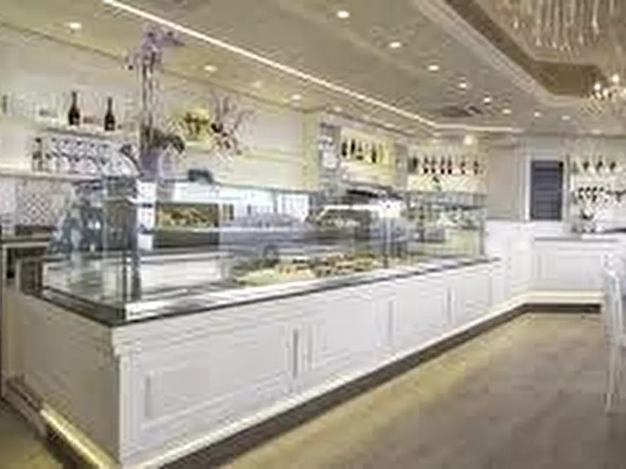 Immagine 13 di Bar / Ristorante in vendita  a Pietrasanta