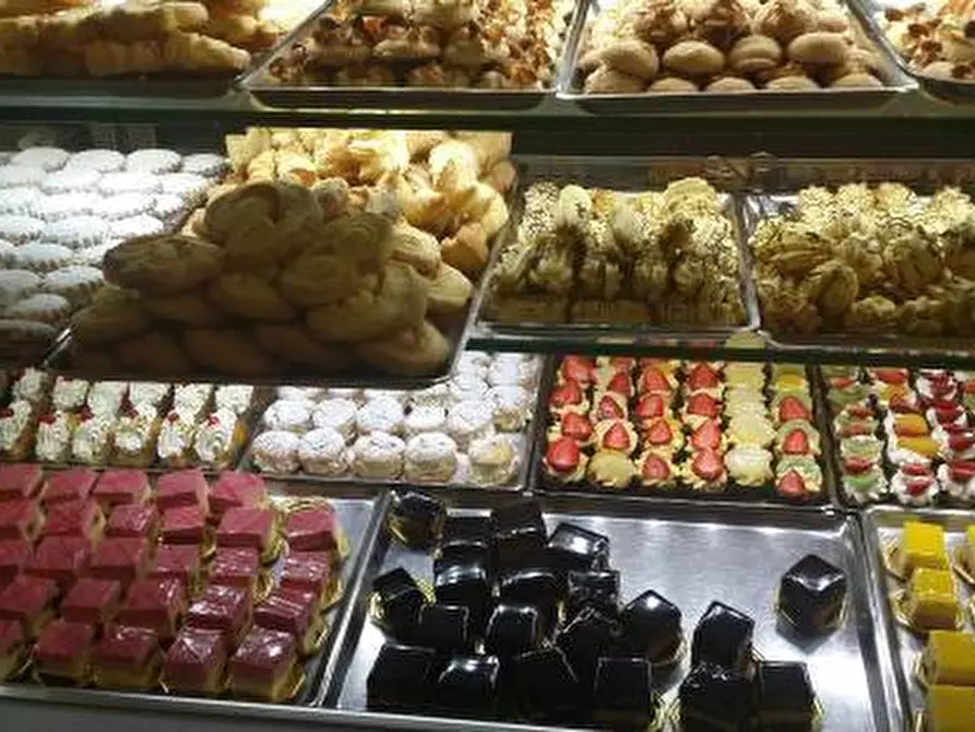 Immagine 2 di Bar / Ristorante in vendita  a Pietrasanta