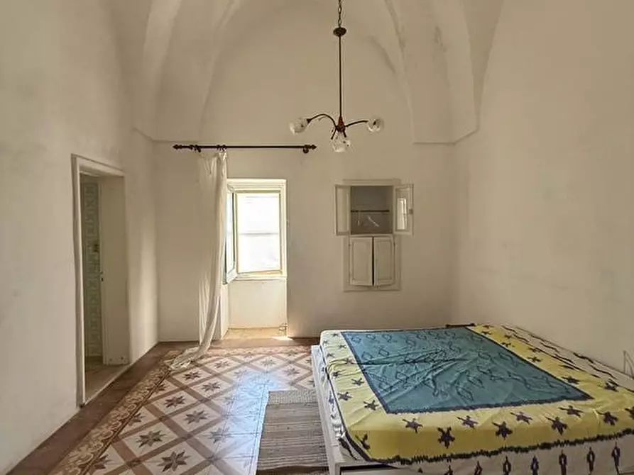 Immagine 52 di Palazzo in vendita  a Andrano