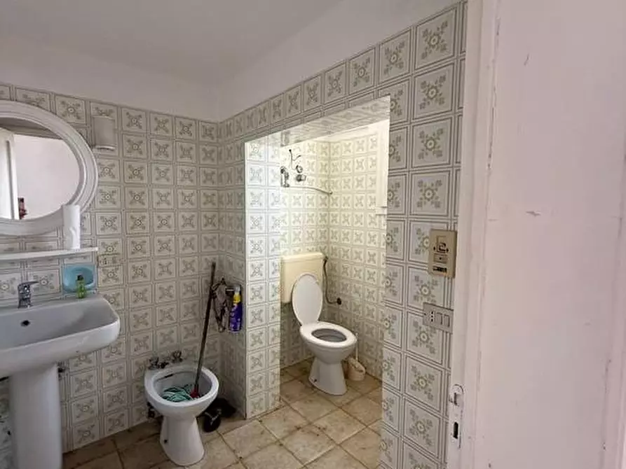 Immagine 53 di Palazzo in vendita  a Andrano