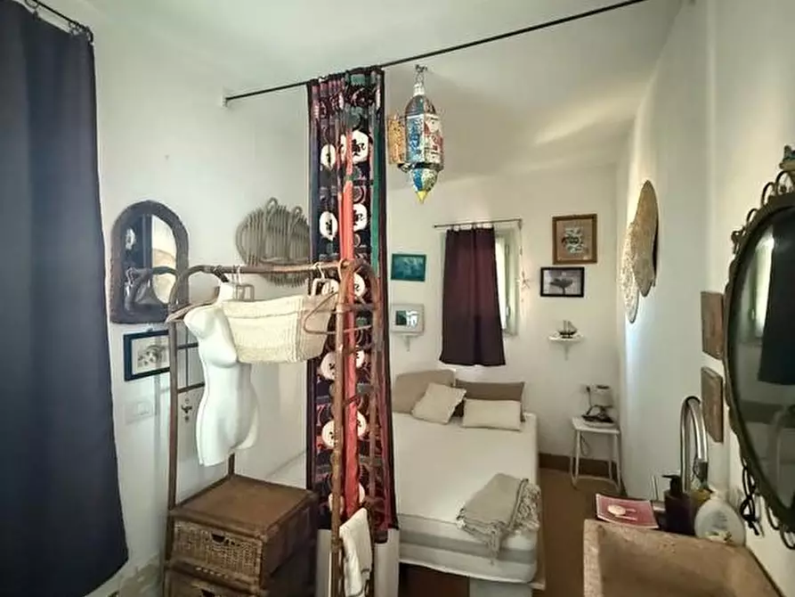 Immagine 19 di Palazzo in vendita  a Andrano