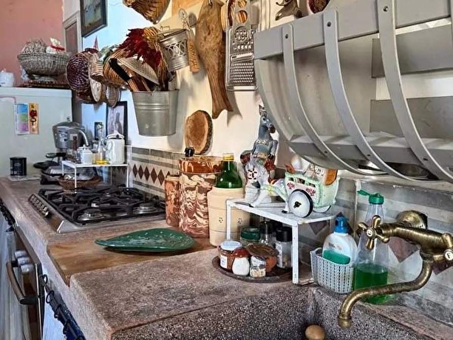 Immagine 4 di Palazzo in vendita  a Andrano