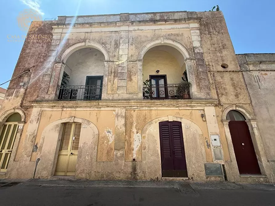 Immagine 1 di Palazzo in vendita  a Andrano