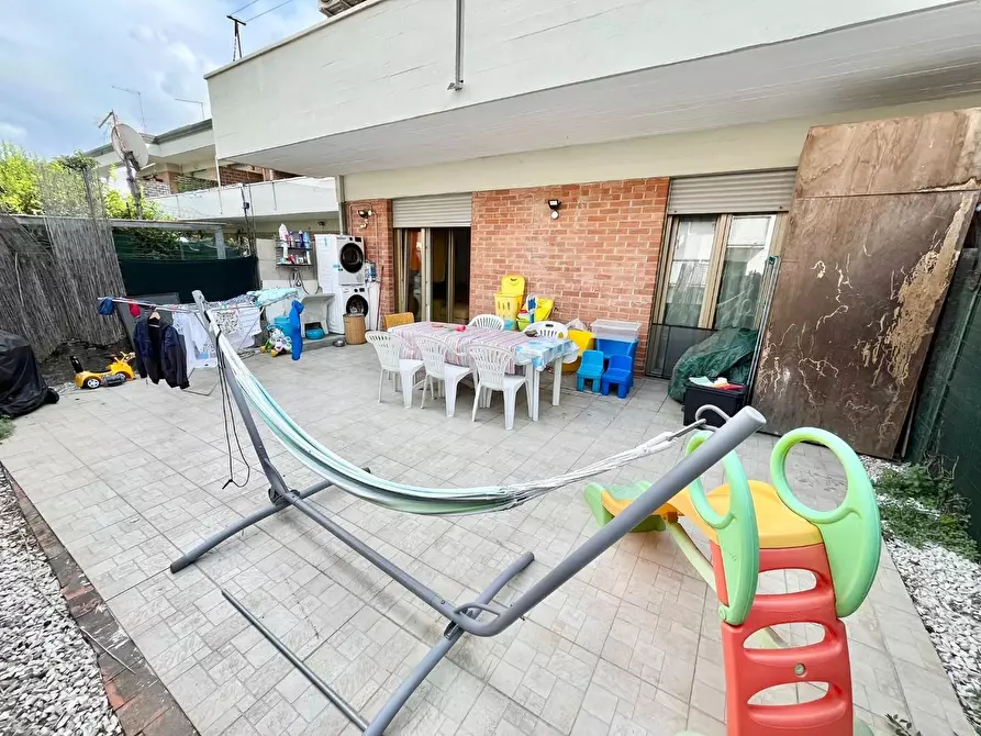 Immagine 21 di Appartamento in vendita  a Massa