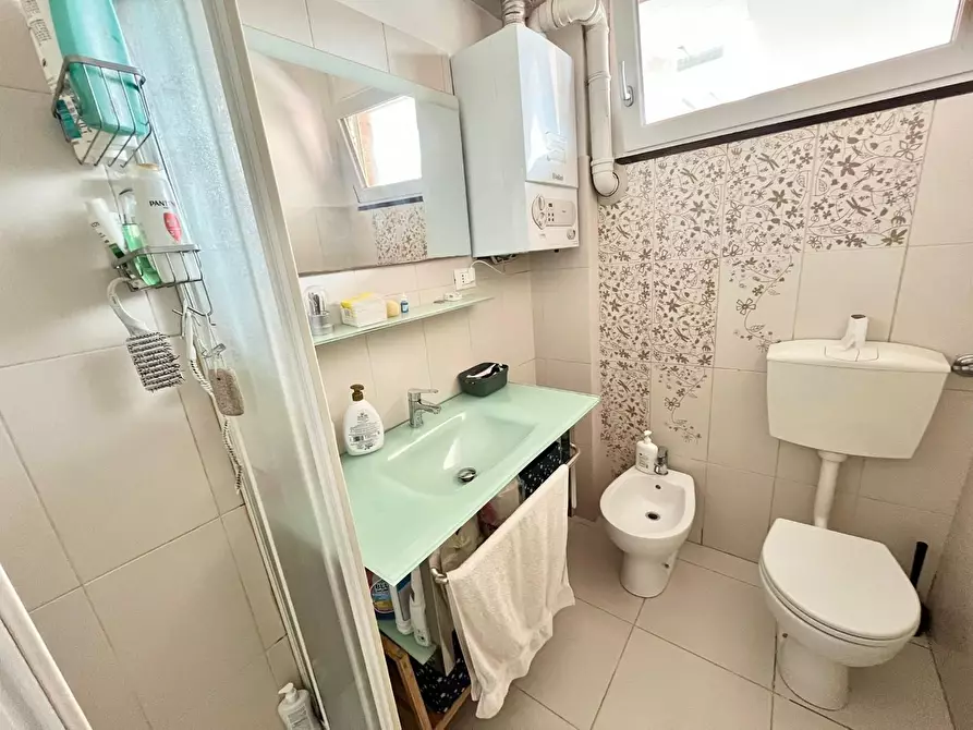 Immagine 7 di Appartamento in vendita  a Massa