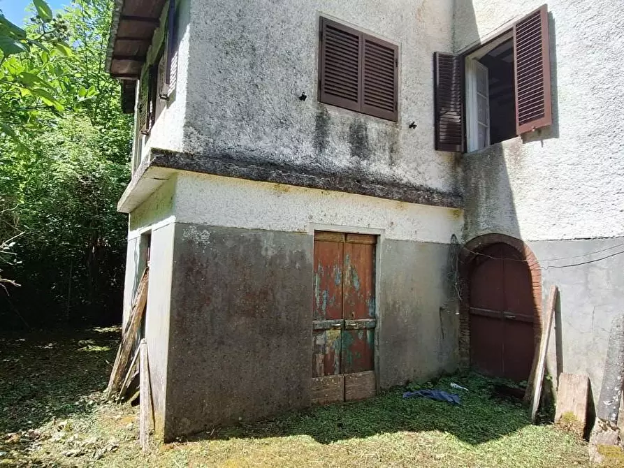 Immagine 7 di Casa colonica in vendita  a Pescaglia