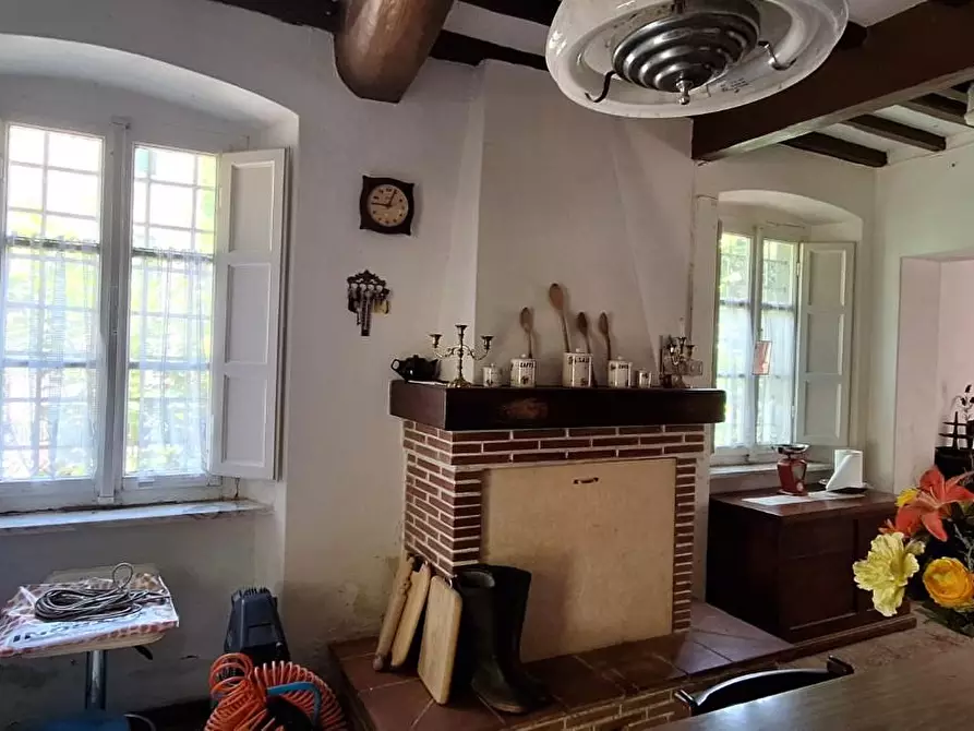 Immagine 9 di Casa colonica in vendita  a Pescaglia