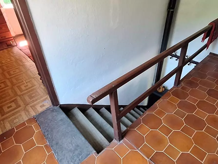 Immagine 16 di Casa colonica in vendita  a Pescaglia