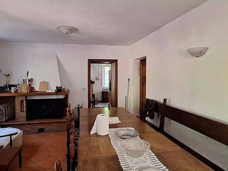 Immagine 11 di Casa colonica in vendita  a Pescaglia