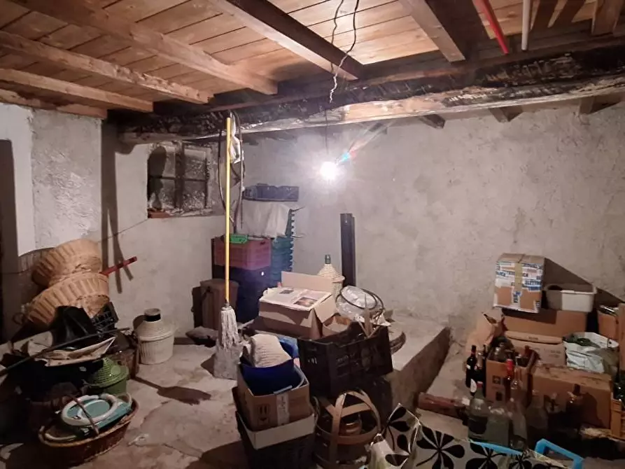 Immagine 12 di Casa colonica in vendita  a Pescaglia