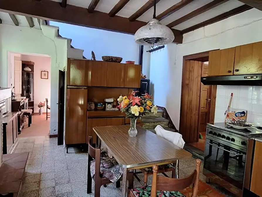 Immagine 8 di Casa colonica in vendita  a Pescaglia