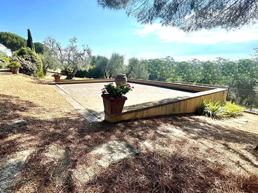Immagine 18 di Villa in vendita  a Lastra A Signa