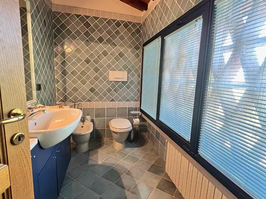 Immagine 13 di Villa in vendita  a Lastra A Signa