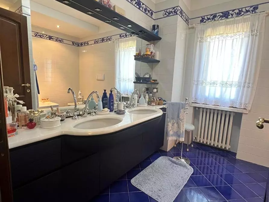 Immagine 42 di Villa in vendita  a Lastra A Signa