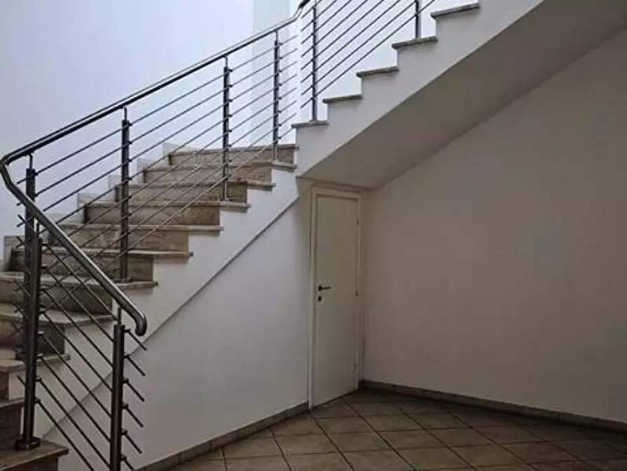 Immagine 12 di Ufficio in vendita  a Cascina