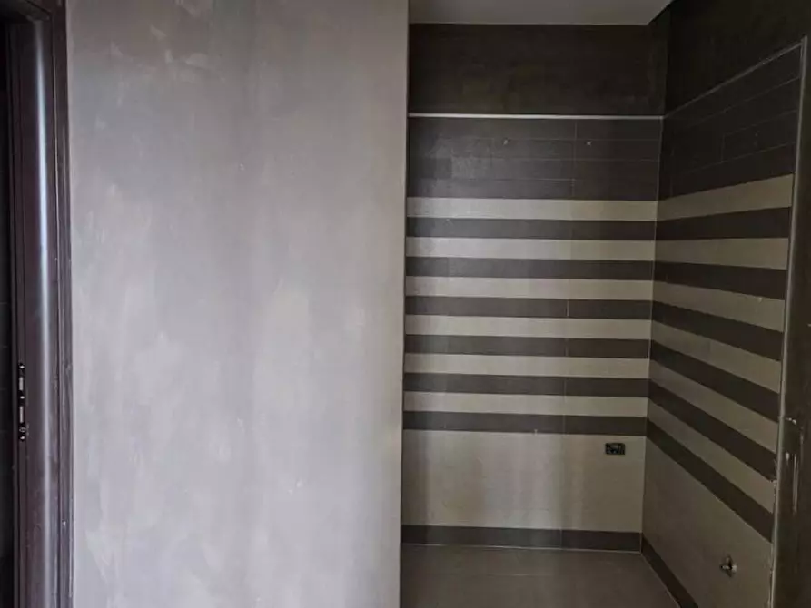 Immagine 6 di Ufficio in vendita  a Cascina