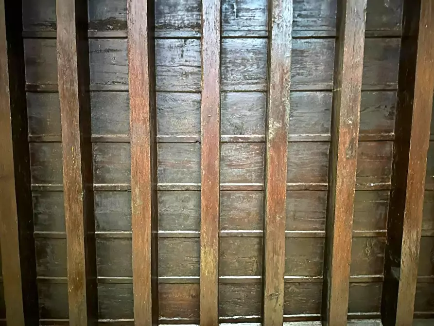 Immagine 30 di Appartamento in vendita  a Lucca