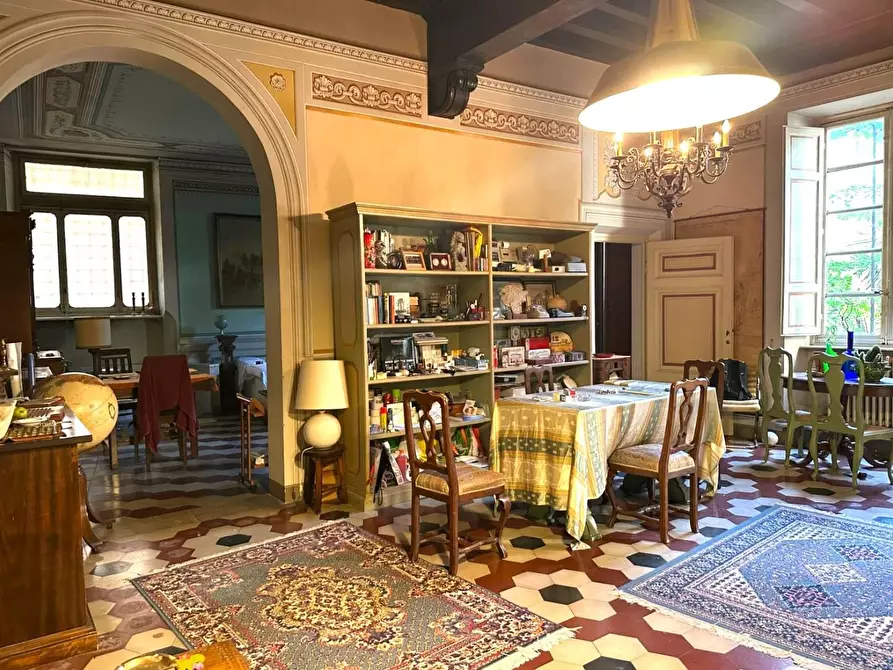 Immagine 11 di Appartamento in vendita  a Lucca