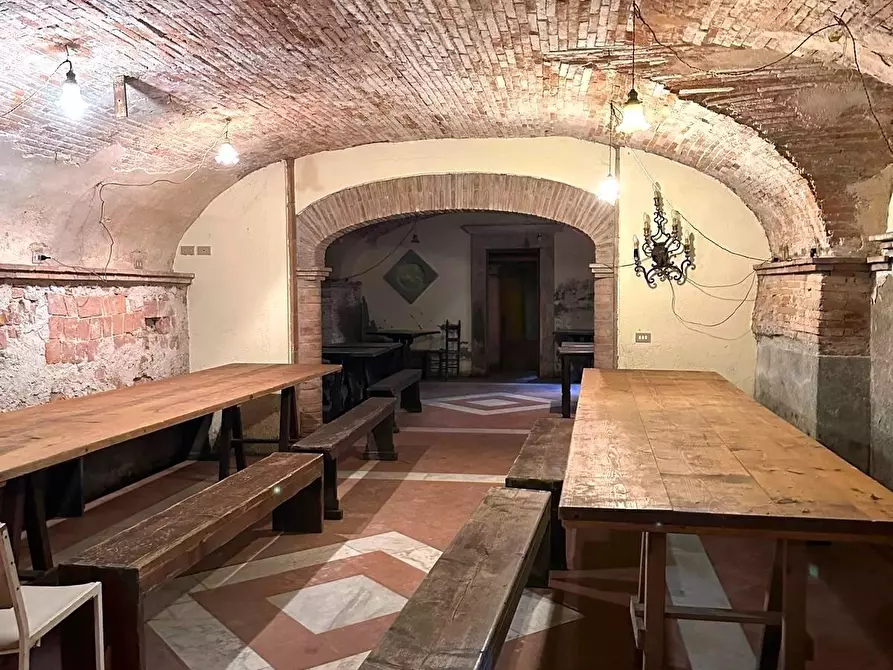 Immagine 37 di Appartamento in vendita  a Lucca