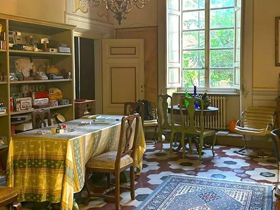 Immagine 12 di Appartamento in vendita  a Lucca