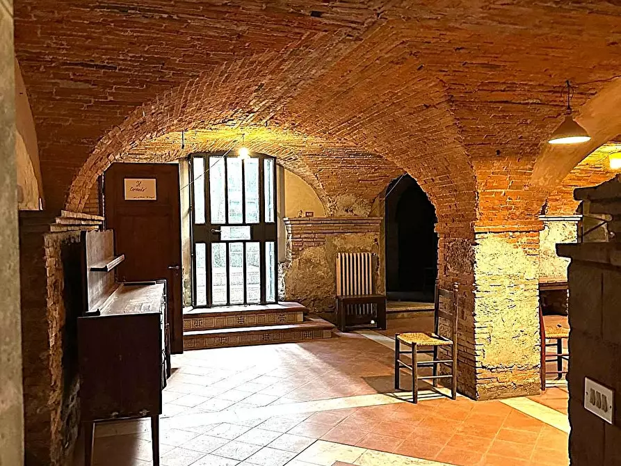 Immagine 39 di Appartamento in vendita  a Lucca