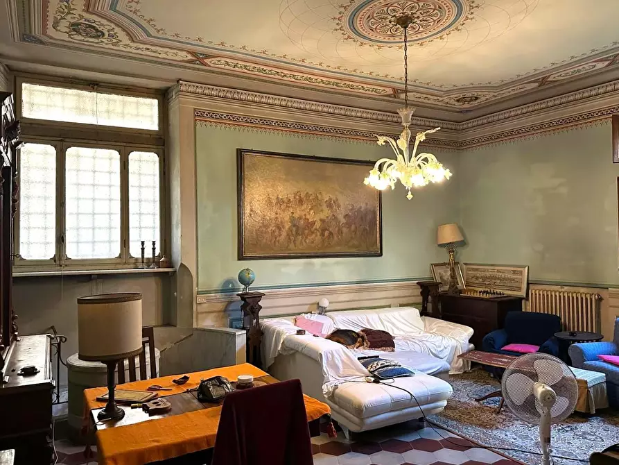 Immagine 13 di Appartamento in vendita  a Lucca