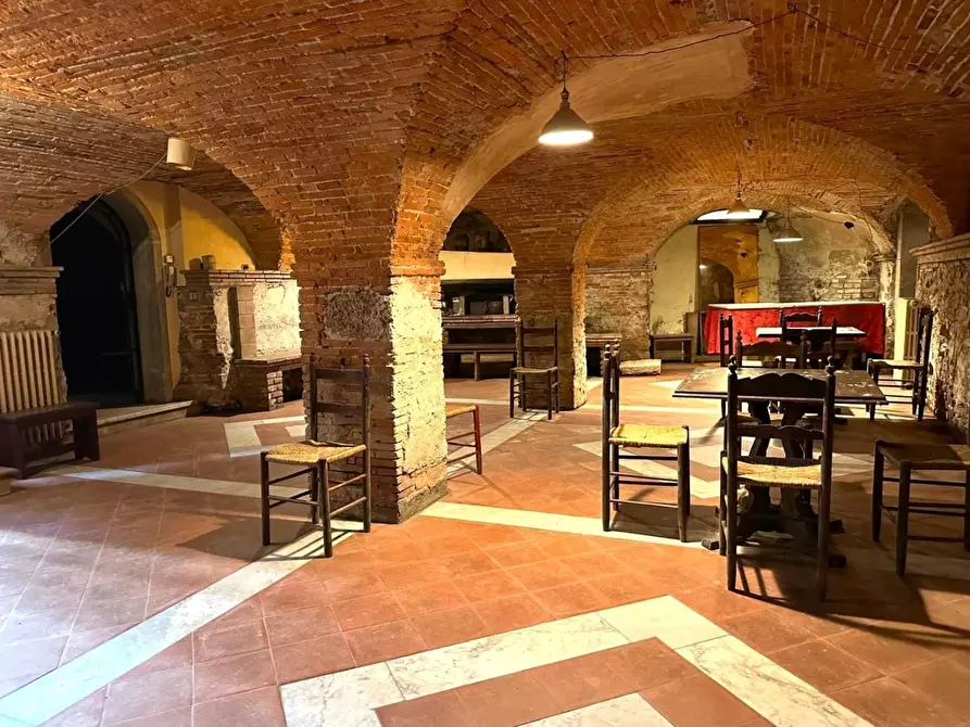 Immagine 40 di Appartamento in vendita  a Lucca