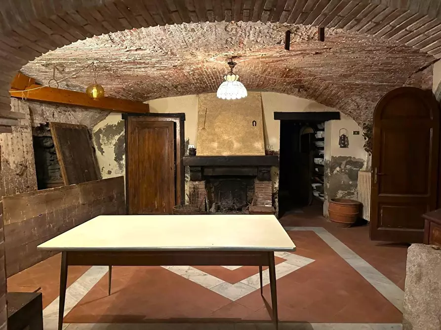 Immagine 38 di Appartamento in vendita  a Lucca