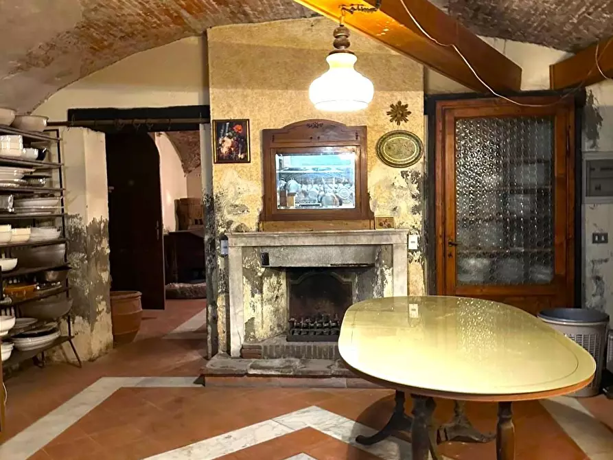 Immagine 52 di Appartamento in vendita  a Lucca