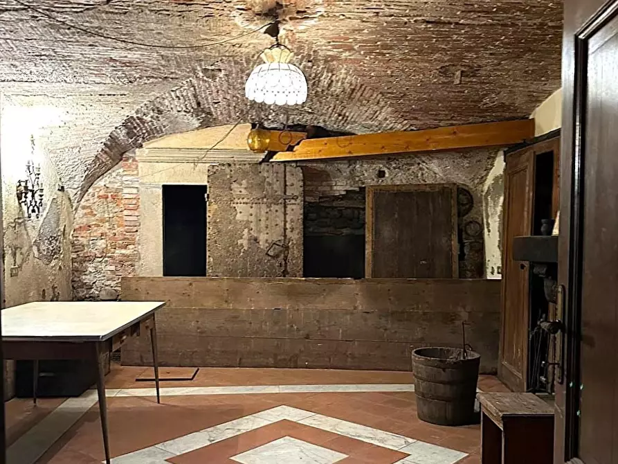 Immagine 35 di Appartamento in vendita  a Lucca