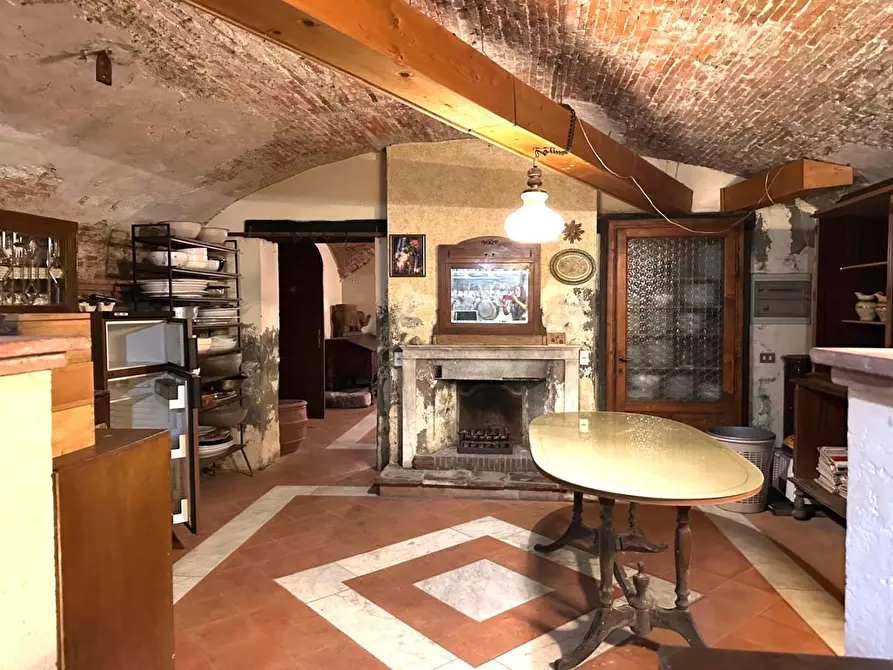 Immagine 51 di Appartamento in vendita  a Lucca