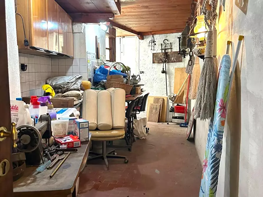 Immagine 55 di Appartamento in vendita  a Lucca