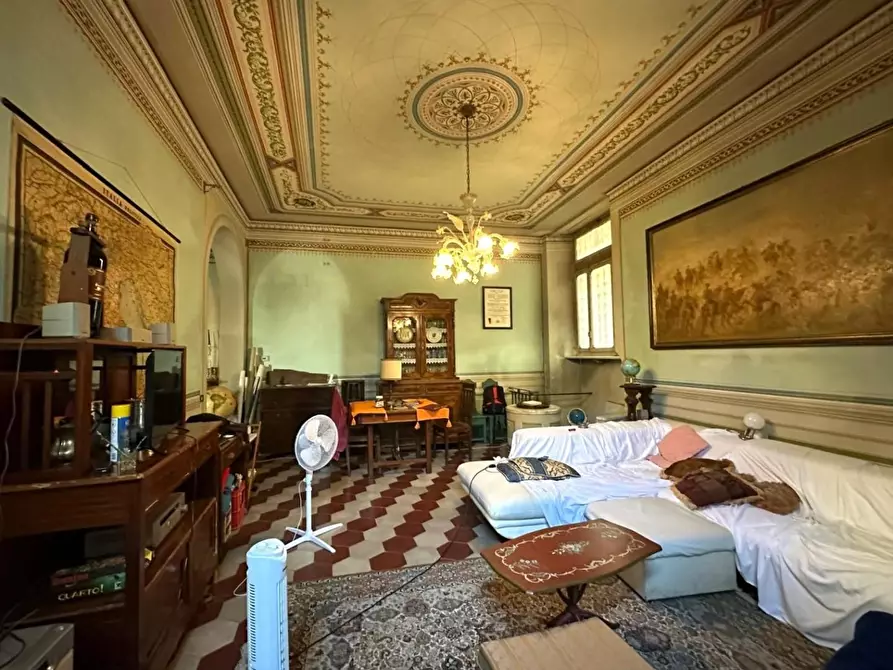 Immagine 18 di Appartamento in vendita  a Lucca