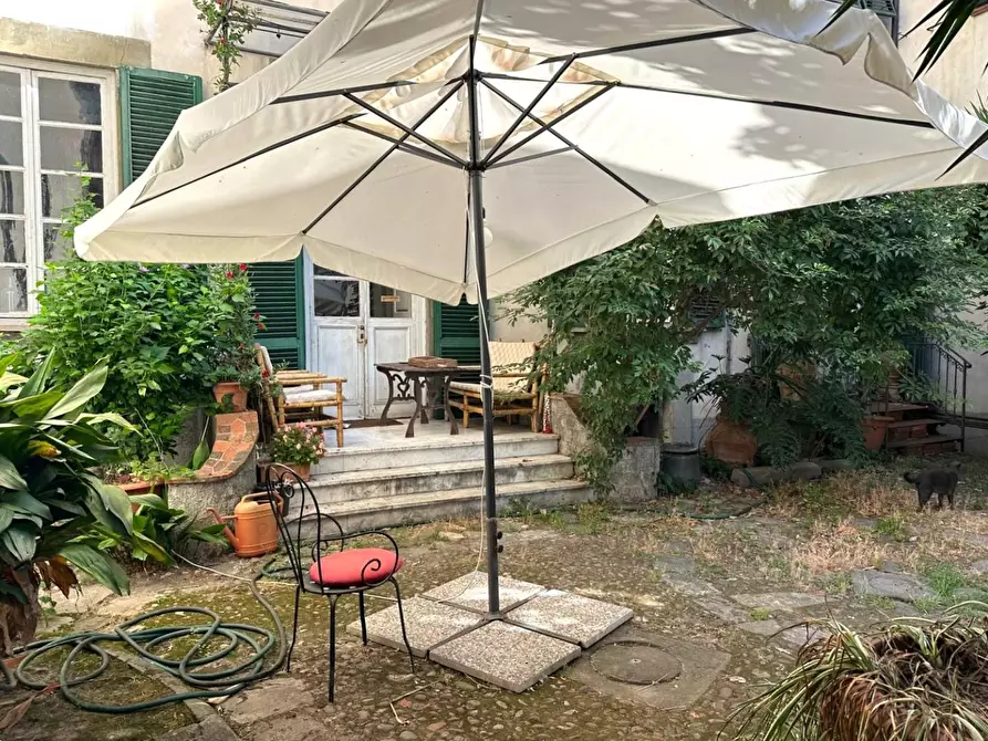 Immagine 56 di Appartamento in vendita  a Lucca