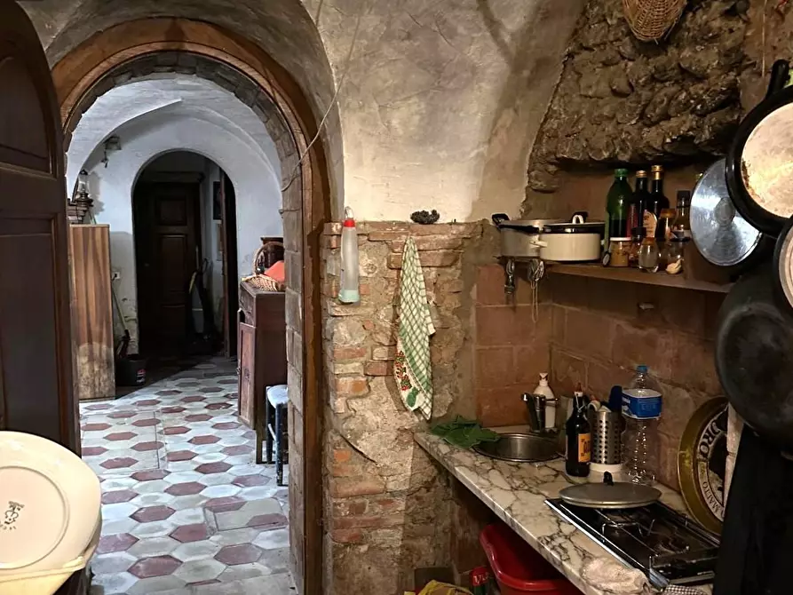 Immagine 31 di Appartamento in vendita  a Lucca