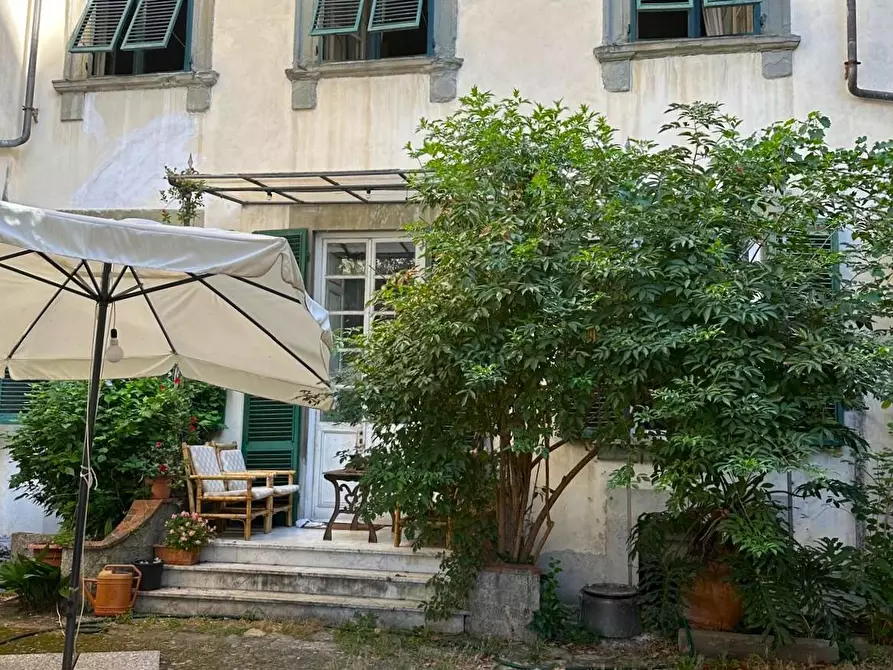 Immagine 2 di Appartamento in vendita  a Lucca