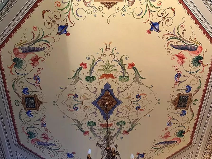 Immagine 22 di Appartamento in vendita  a Lucca