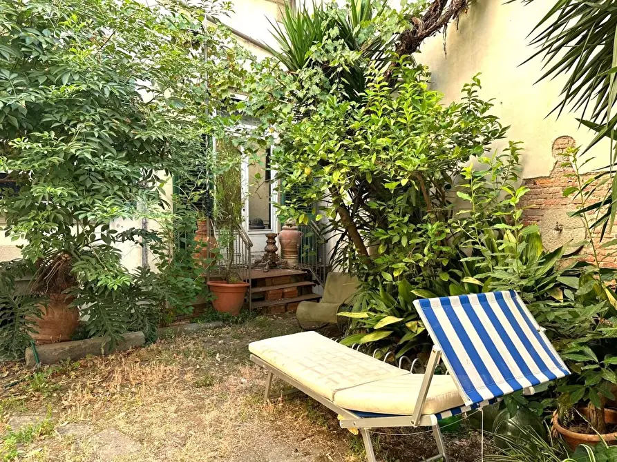 Immagine 57 di Appartamento in vendita  a Lucca