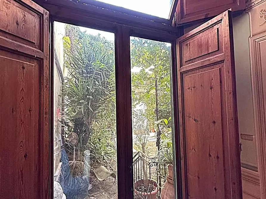 Immagine 19 di Appartamento in vendita  a Lucca