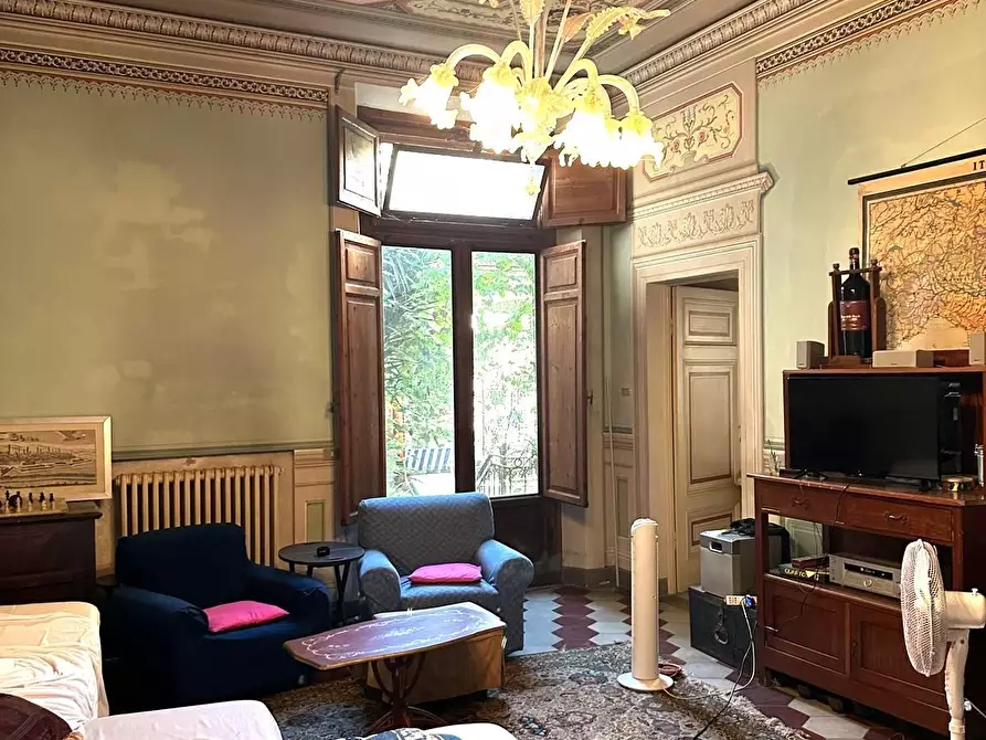 Immagine 15 di Appartamento in vendita  a Lucca