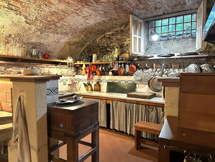 Immagine 47 di Appartamento in vendita  a Lucca