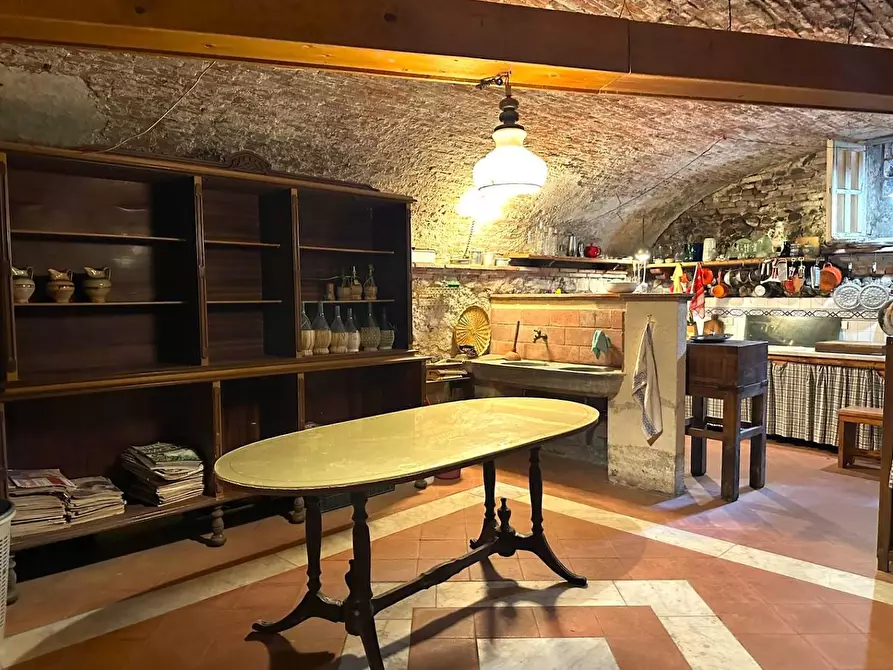 Immagine 45 di Appartamento in vendita  a Lucca