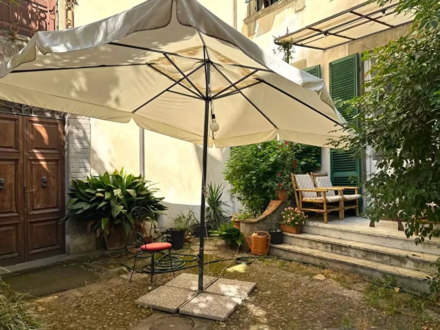 Immagine 58 di Appartamento in vendita  a Lucca