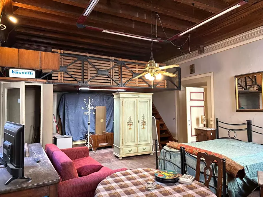 Immagine 3 di Appartamento in vendita  a Lucca