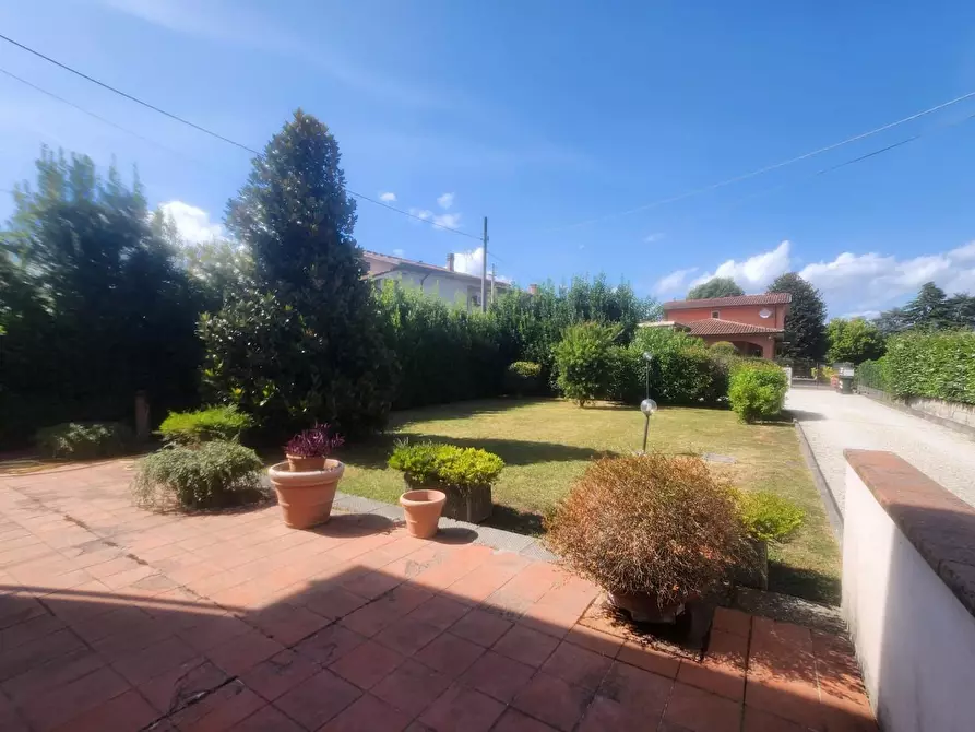 Immagine 44 di Villa in vendita  a Lucca