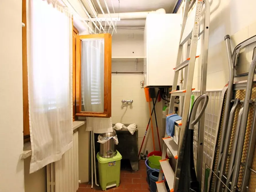 Immagine 17 di Villa in vendita  a Lucca