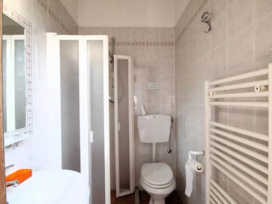 Immagine 26 di Villa in vendita  a Lucca