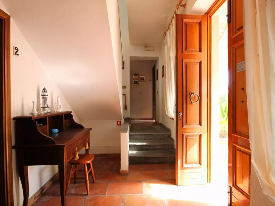 Immagine 9 di Villa in vendita  a Lucca